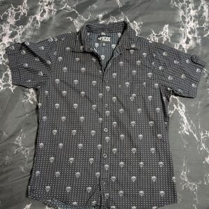 RUDE Black Short-Sleeve Button-Up Shirt with Skull Print